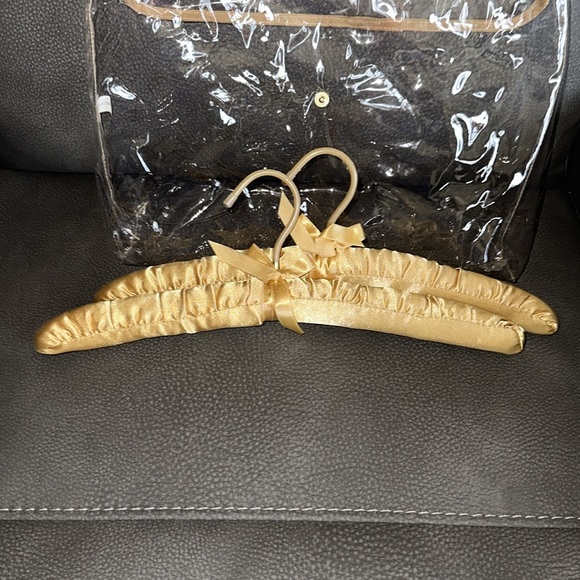 Travel case cosmetic bags hangers NWOT - Picture 3 of 12